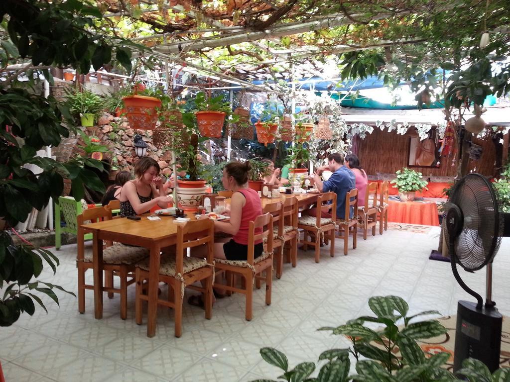 Ferah Hostel Monica'S Place Fethiye Exterior foto