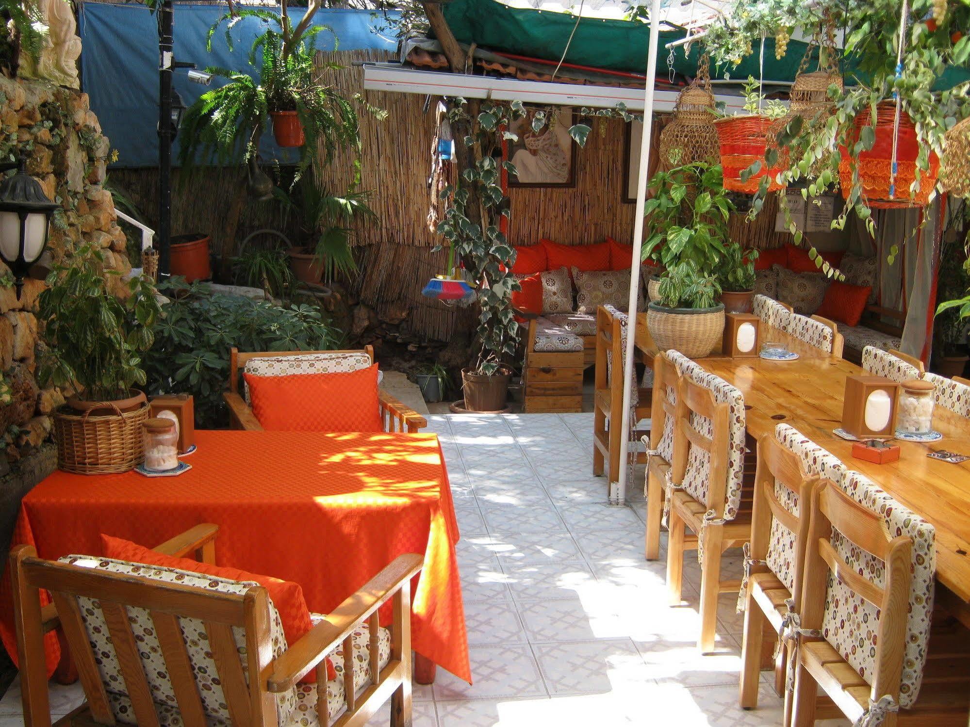 Ferah Hostel Monica'S Place Fethiye Exterior foto