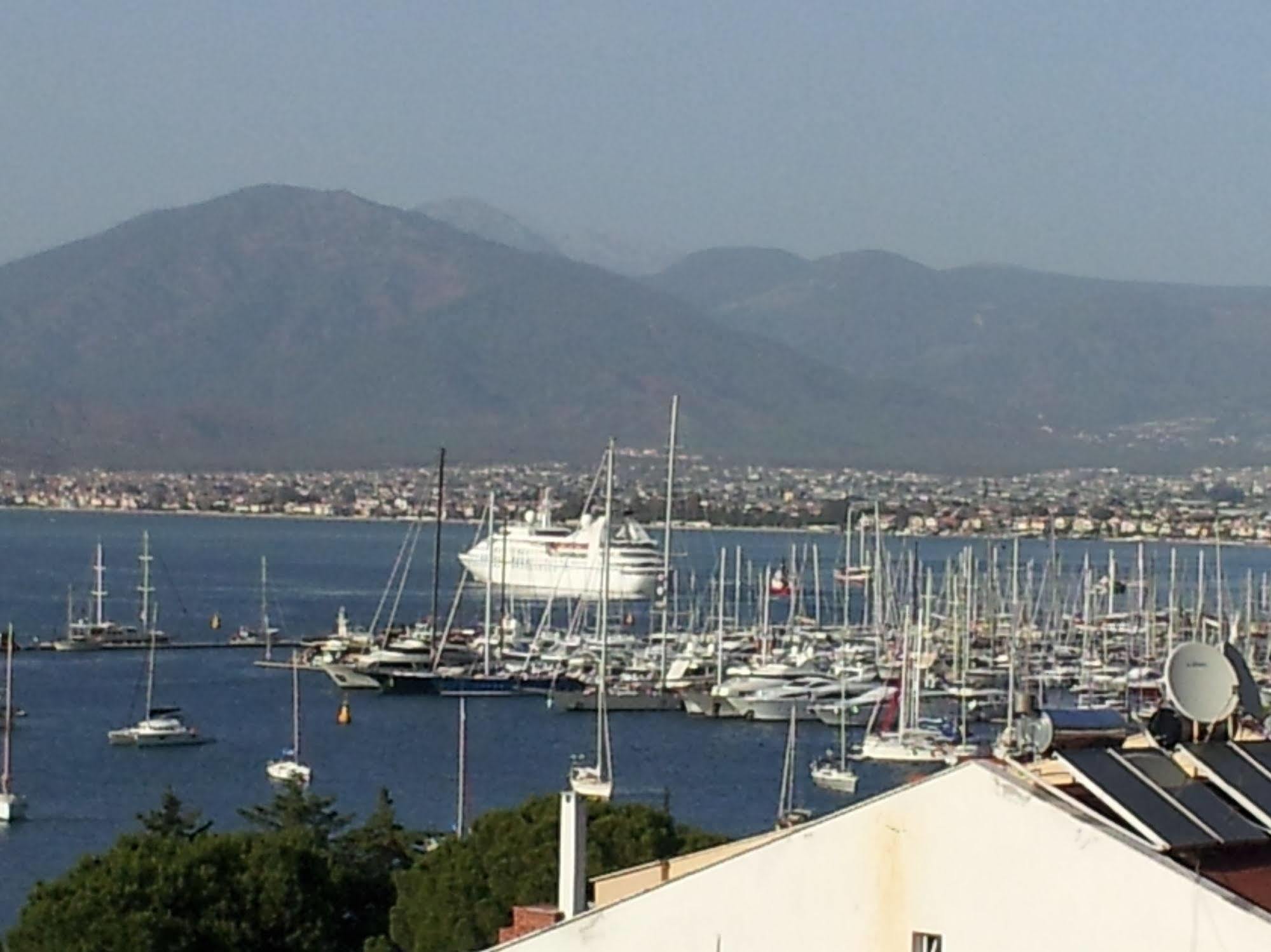 Ferah Hostel Monica'S Place Fethiye Exterior foto